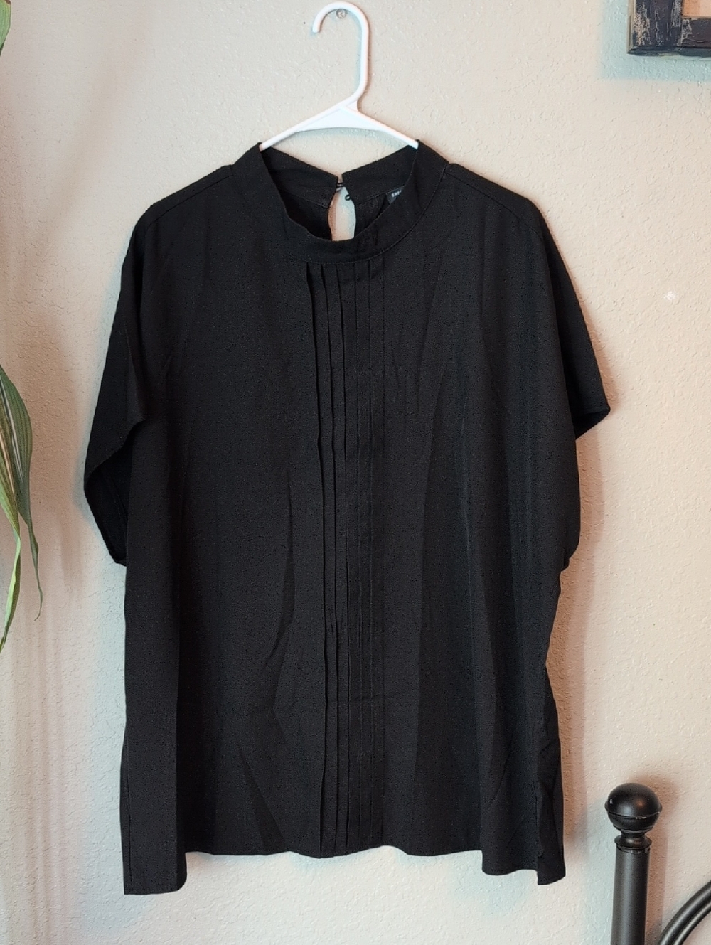 EUC High Collar Black Cap Sleeve Blouse  - 4X